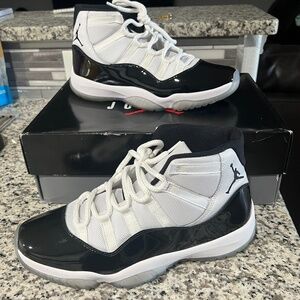 AIR JORDAN 11 RETRO